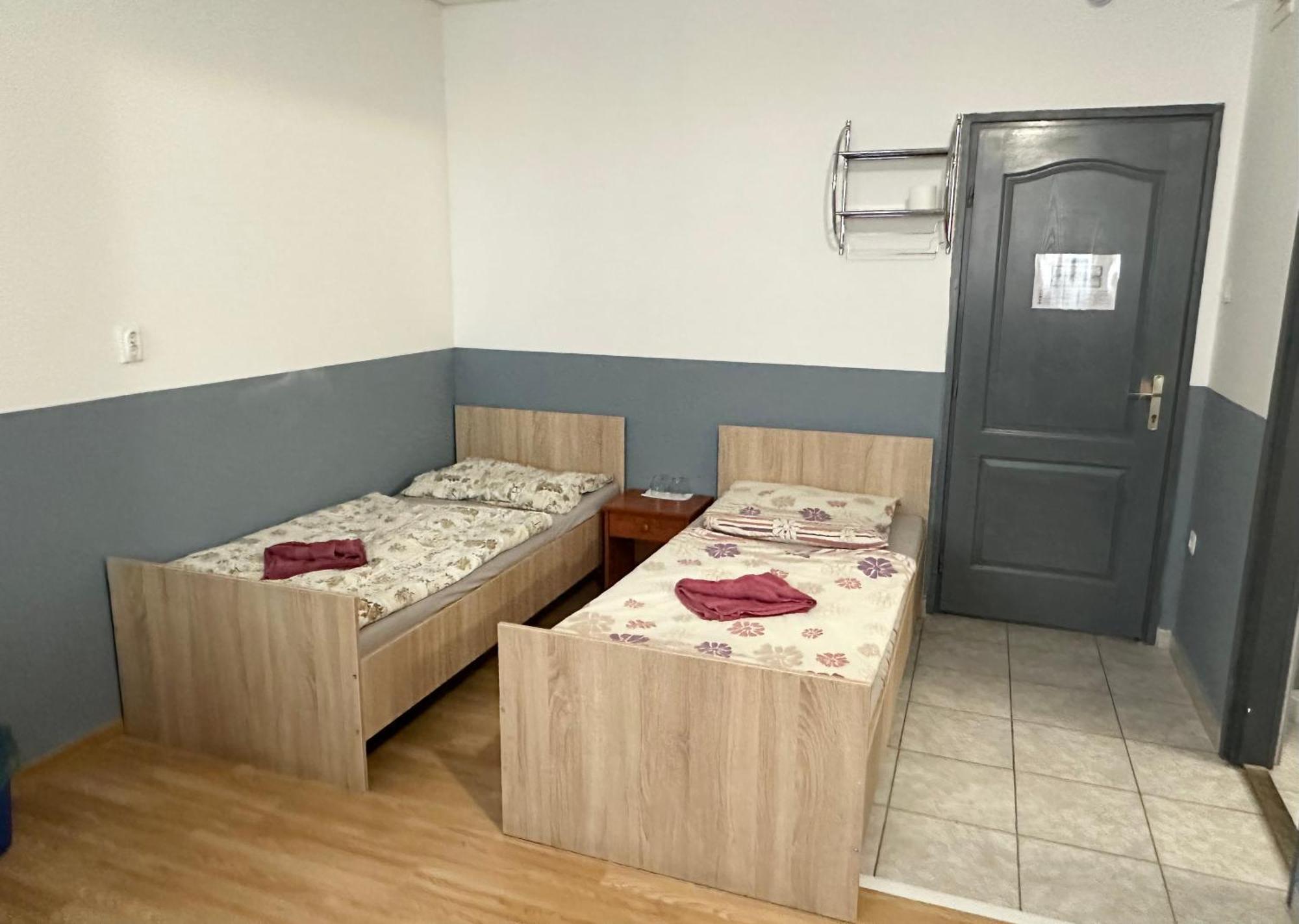 Lanchid Szallo Kecskemét Exteriör bild